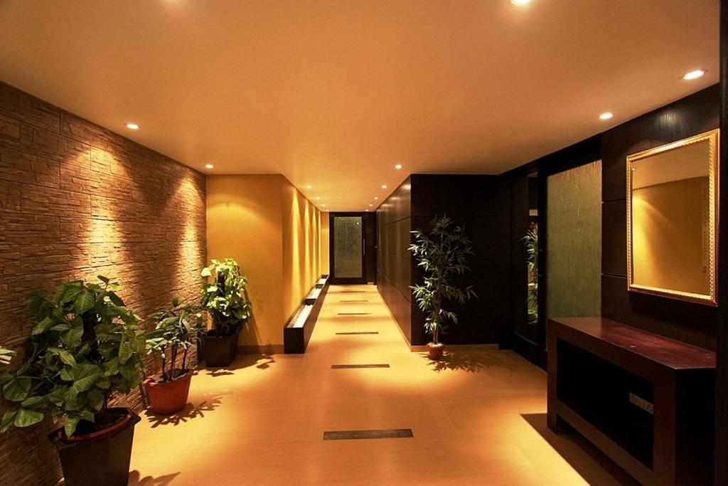 Hotel Brijwasi Royal à Mathura Extérieur photo