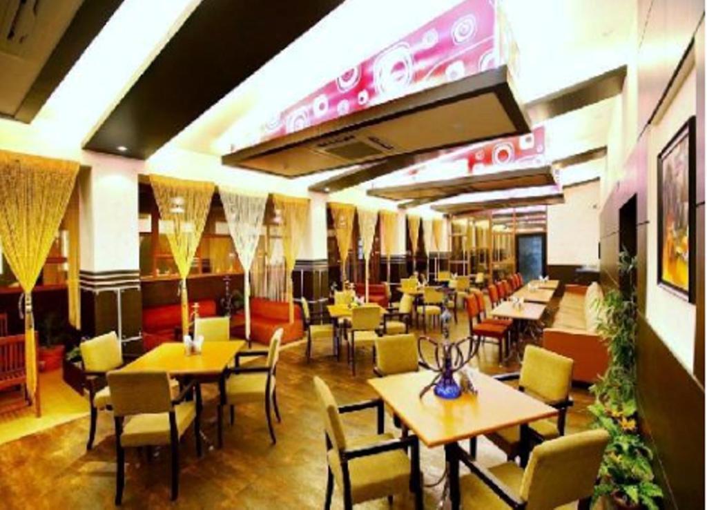 Hotel Brijwasi Royal à Mathura Extérieur photo